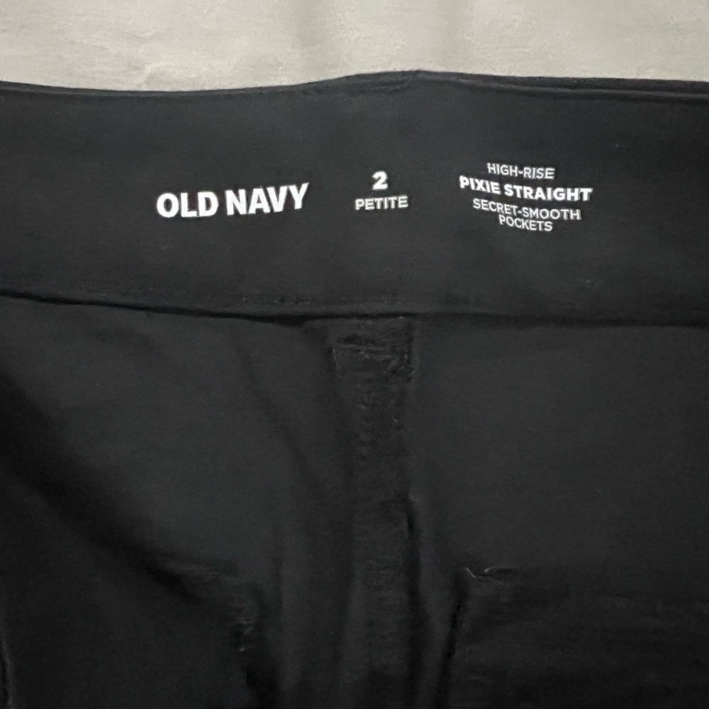 Old Navy High Rise Pixie Straight Pants (Black)